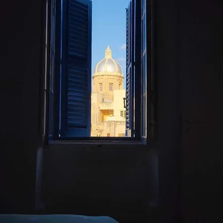 Cozy 2 Bedroom Maisonette Apartman Kalkara