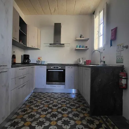 Cozy 2 Bedroom Maisonette Kalkara