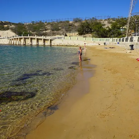 Cozy 2 Bedroom Maisonette * Kalkara