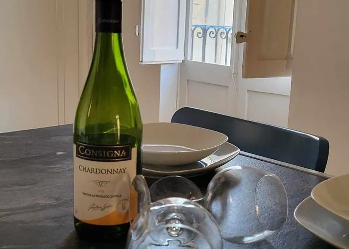 Cozy 2 Bedroom Maisonette * Kalkara