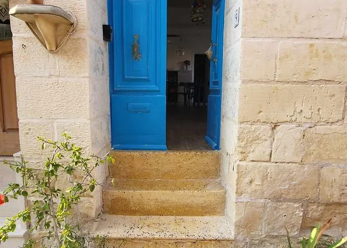 Cozy 2 Bedroom Maisonette Apartman