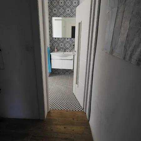 Apartment Cozy 2 Bedroom Maisonette *