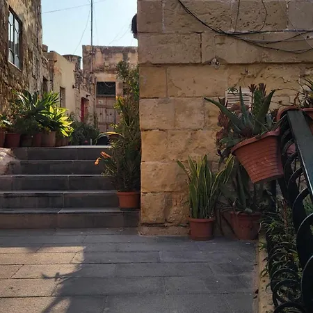 דירה Cozy 2 Bedroom Maisonette *