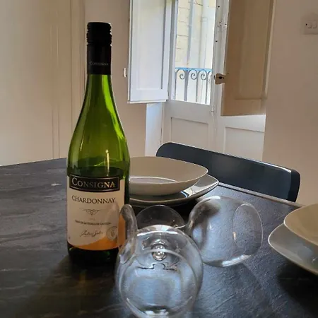 Cozy 2 Bedroom Maisonette * Kalkara