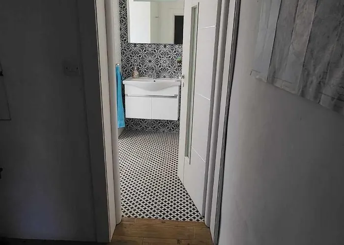 شقة Cozy 2 Bedroom Maisonette *