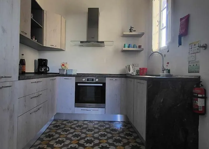 Cozy 2 Bedroom Maisonette Kalkara