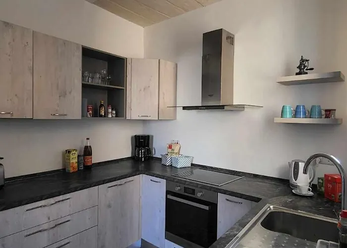 Cozy 2 Bedroom Maisonette *