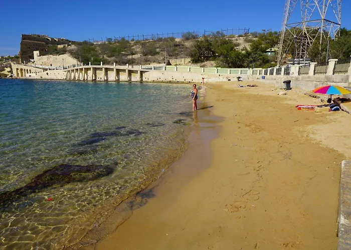 Cozy 2 Bedroom Maisonette * Kalkara